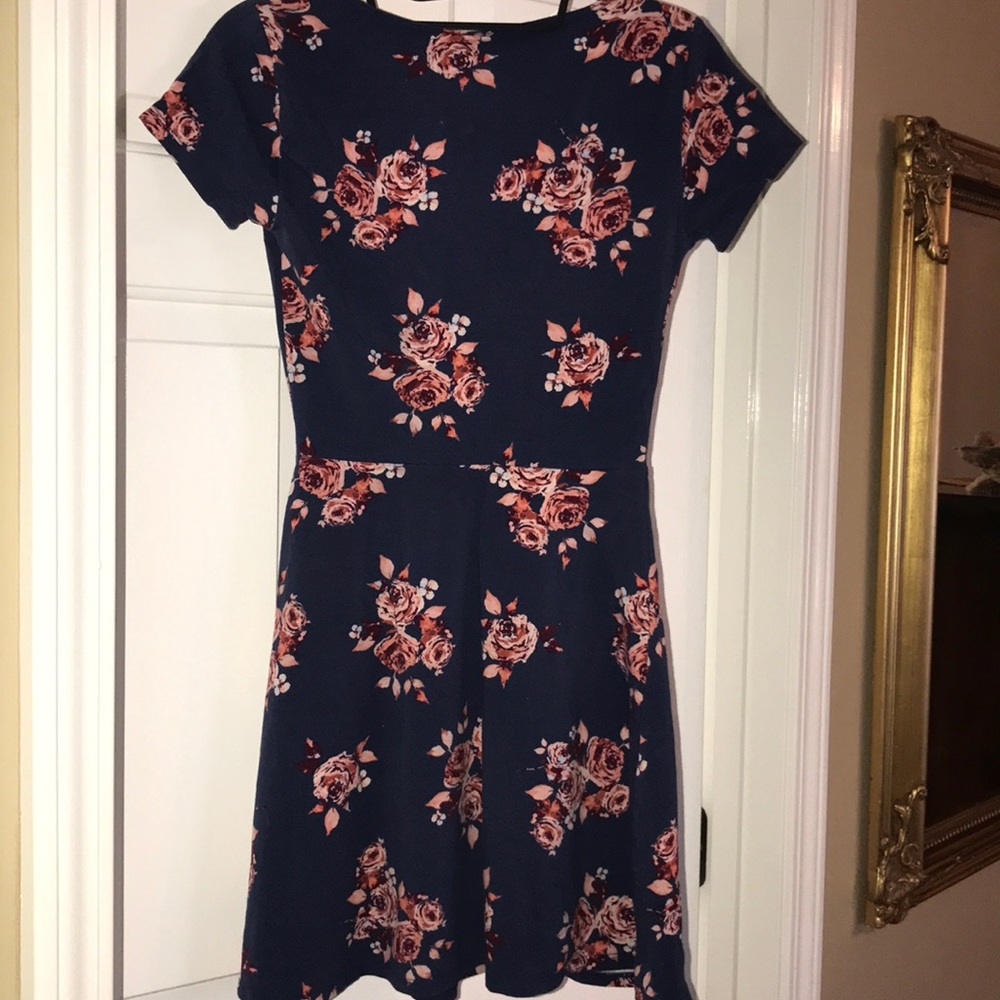 PERFECT LITTLE DRESS - Picture 3 of 4